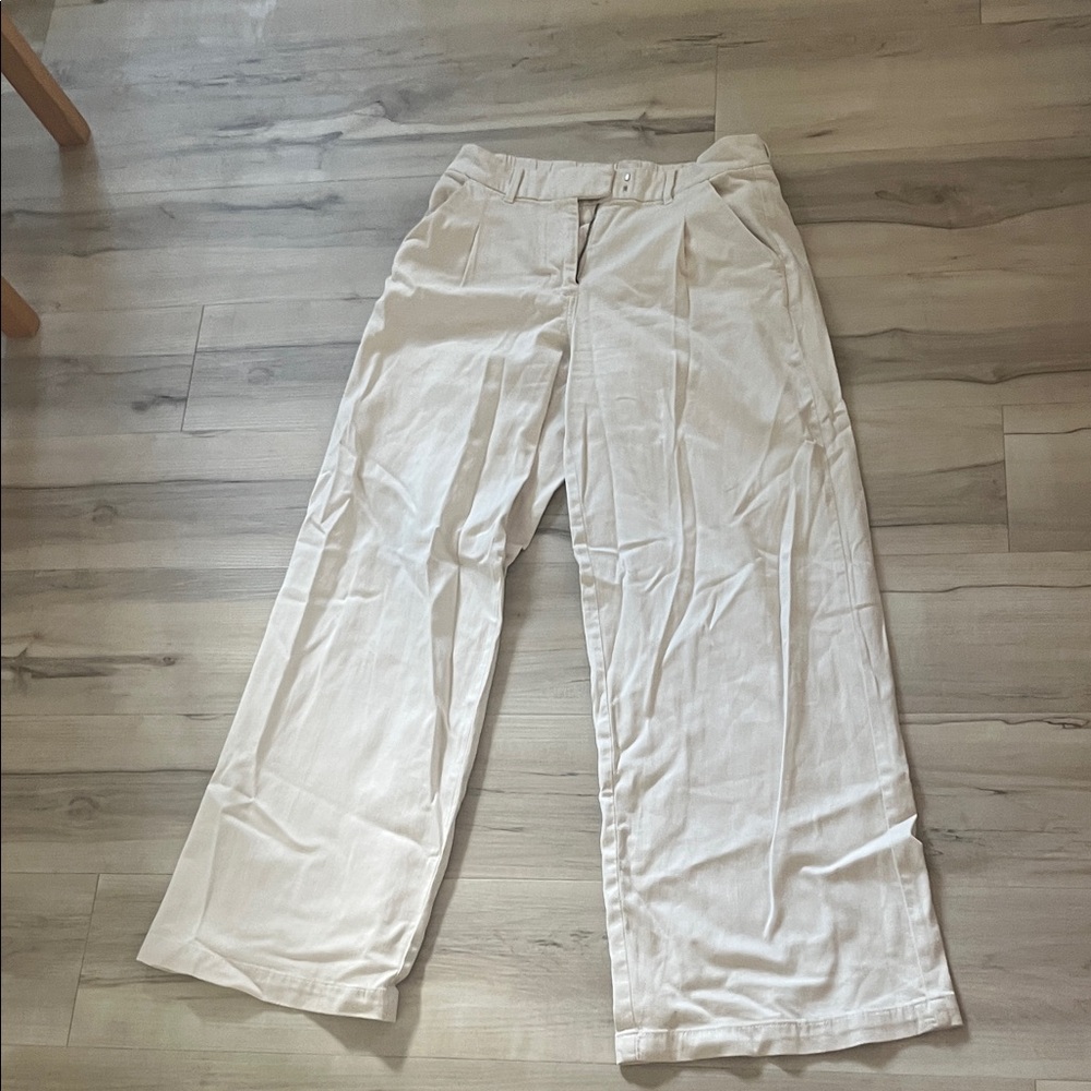 American Eagle Outfitters Cream Stretch Pants